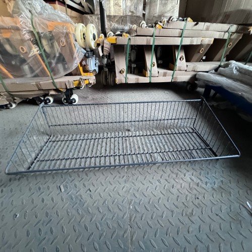 Slanted-Mouth Wire Cage